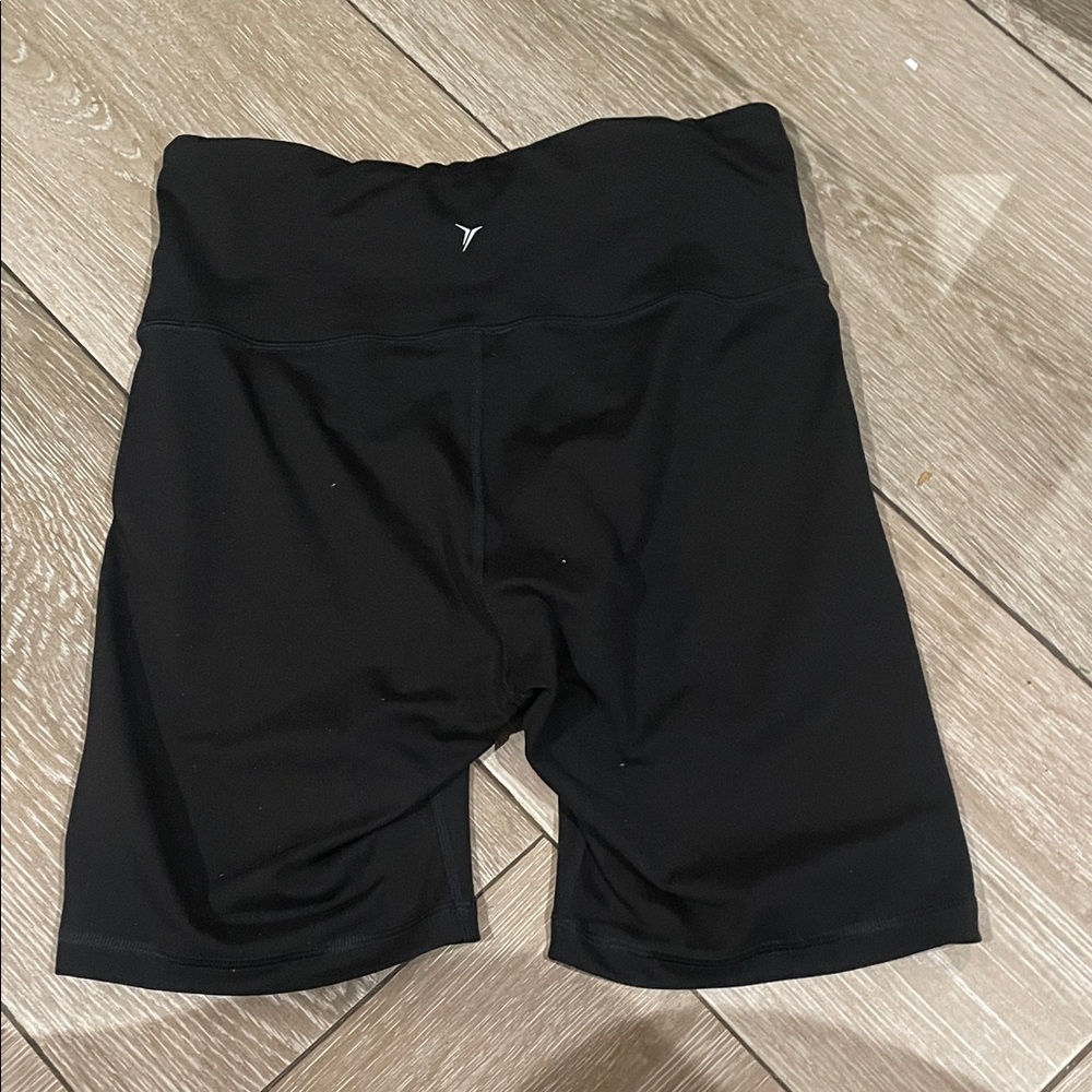 Old Navy Active Women's Classic Black Bike Shorts (1) - Picture 3 of 4